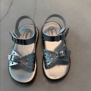 Footmates Silver Leather Buckle Sandals - Comfortable Toddler sandals sz 8